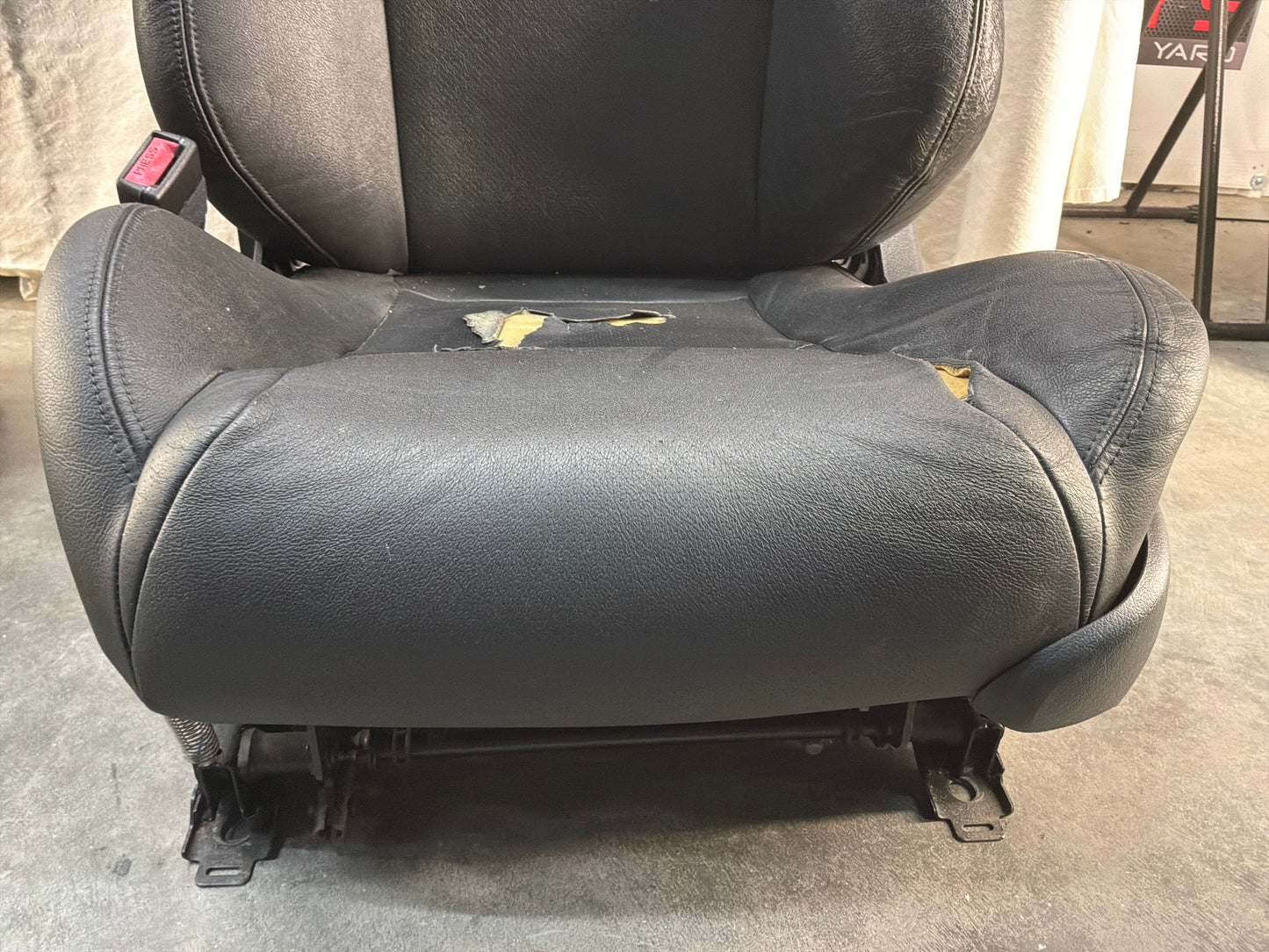 2006 Pontiac GTO Seats Fronts and Rears Black Leather OEM
