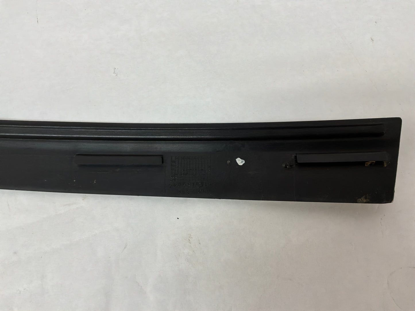 2004 Pontiac GTO RH & LH Exterior B Pillar Window Trim Applique Covers OEM