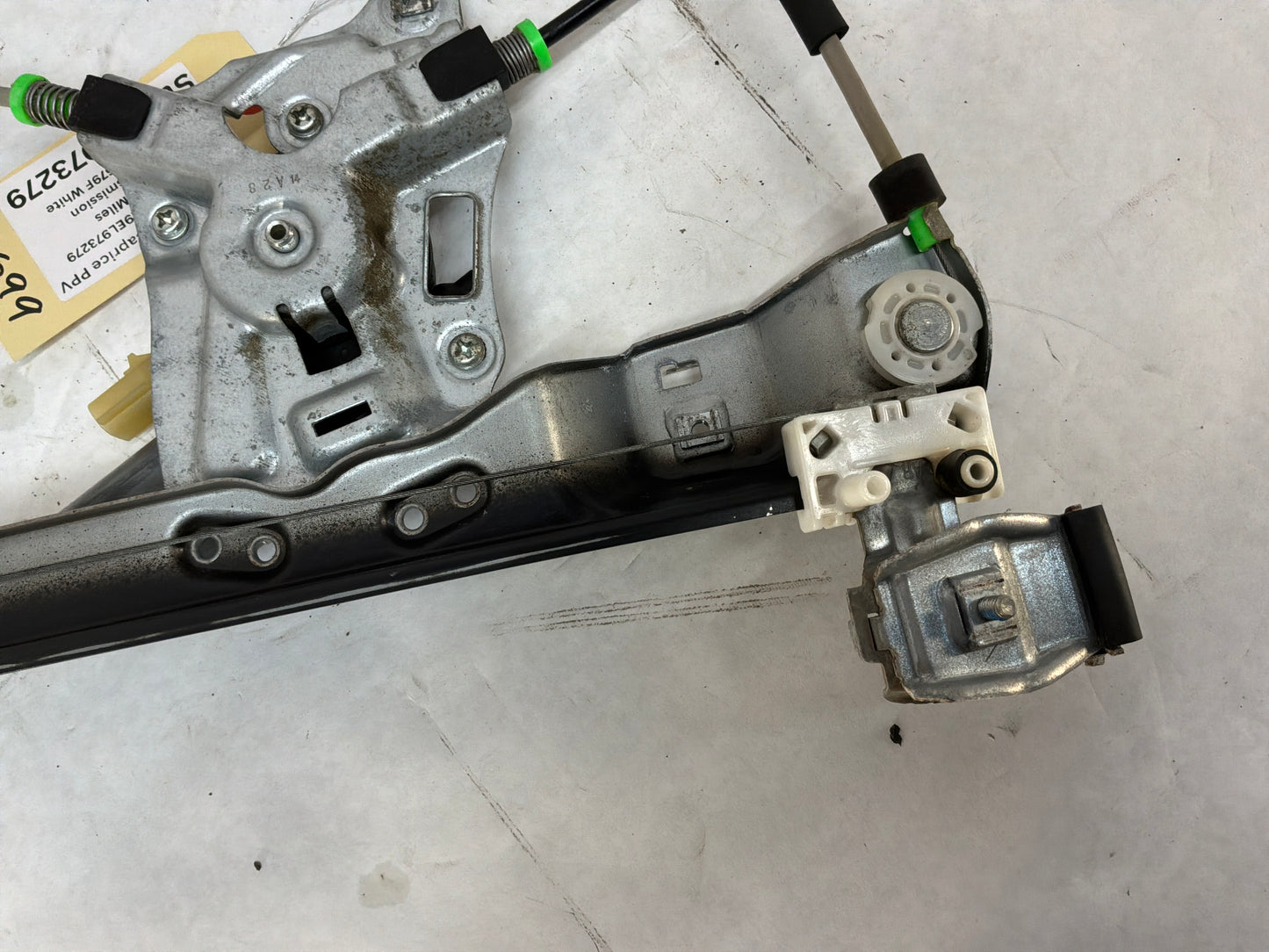 2014 Chevy Caprice PPV RH Passenger Front Window Regulator Motor OEM