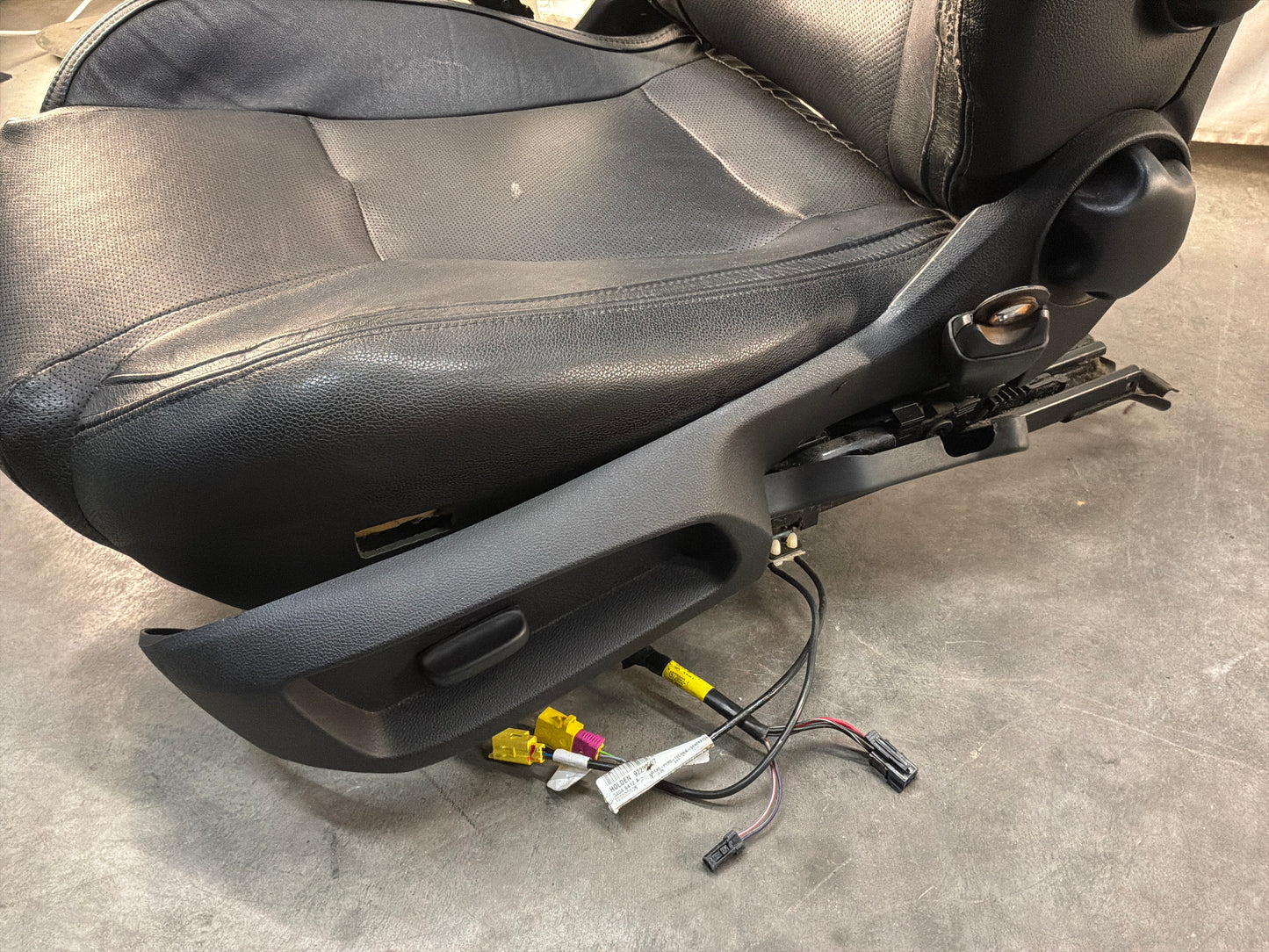 2008 Pontiac G8 GT Seats Fronts and Rears Black Leather OEM