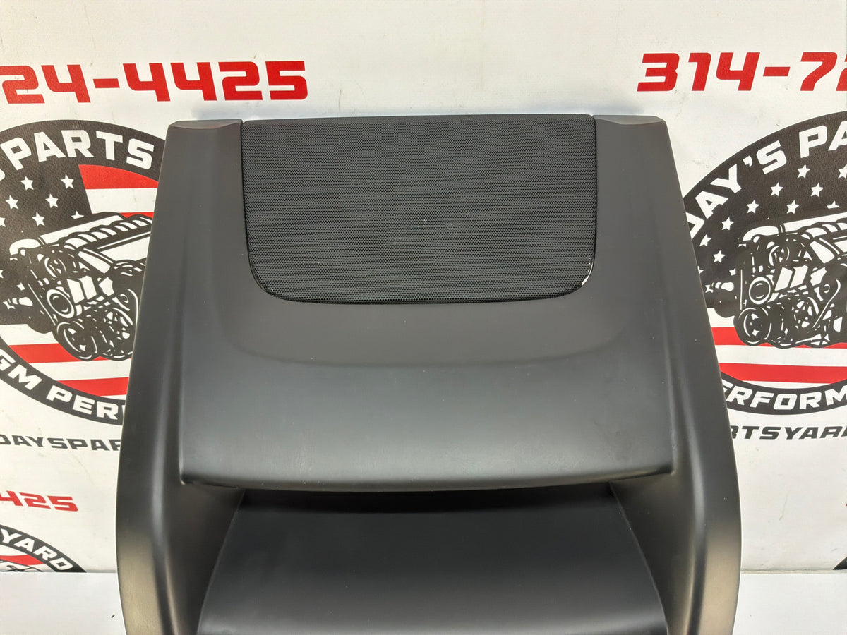 2008 Pontiac G8 GT Center Dash Radio Bezel Trim Molding Panel Speaker Grille OEM
