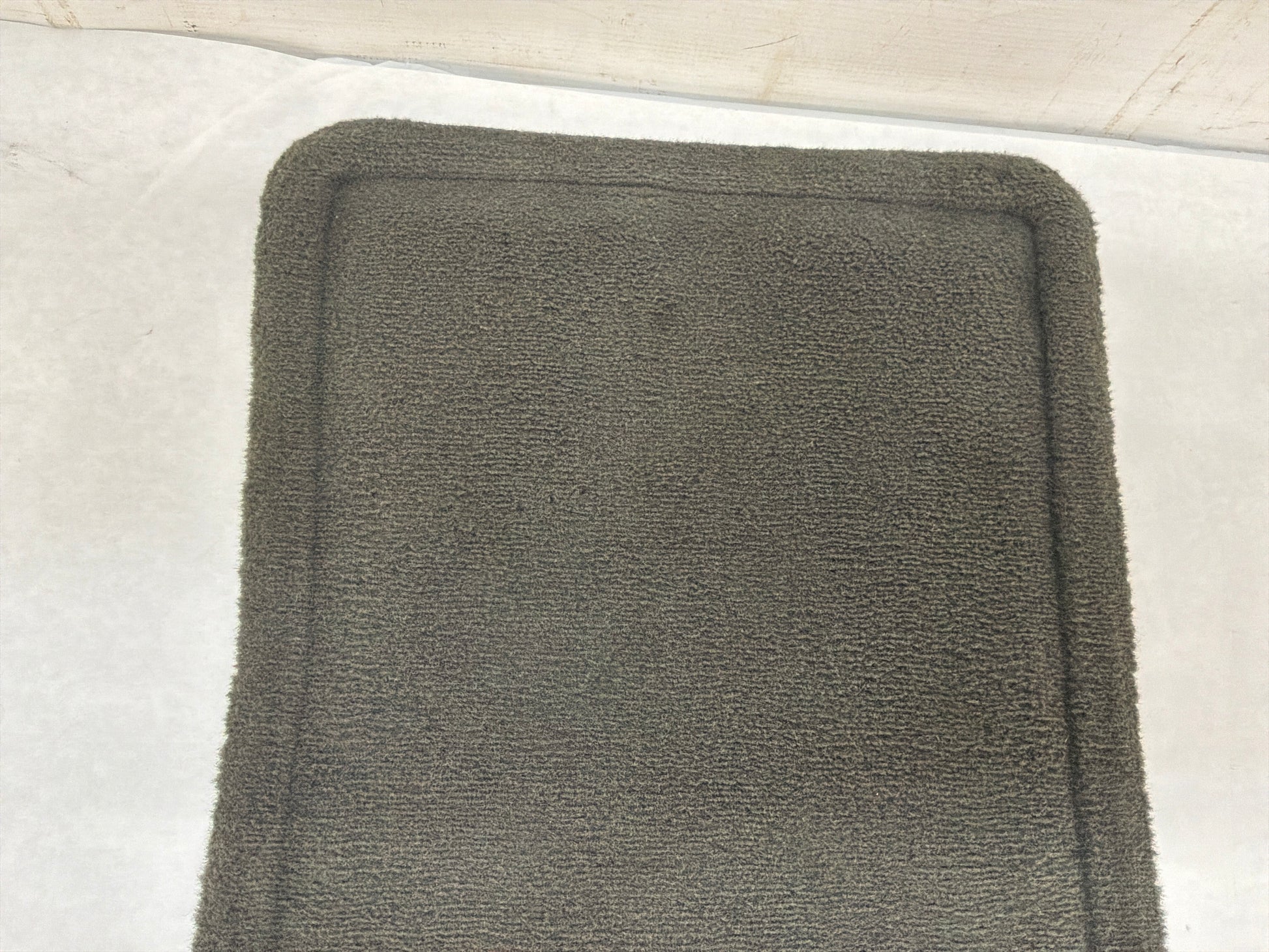 Rh front floor mat - Day's Parts Yard