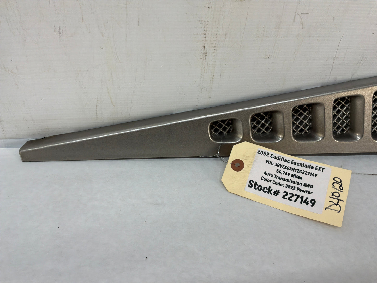 2002 Cadillac Escalade EXT LH Driver Water Drain Deflector Trim Panel OEM