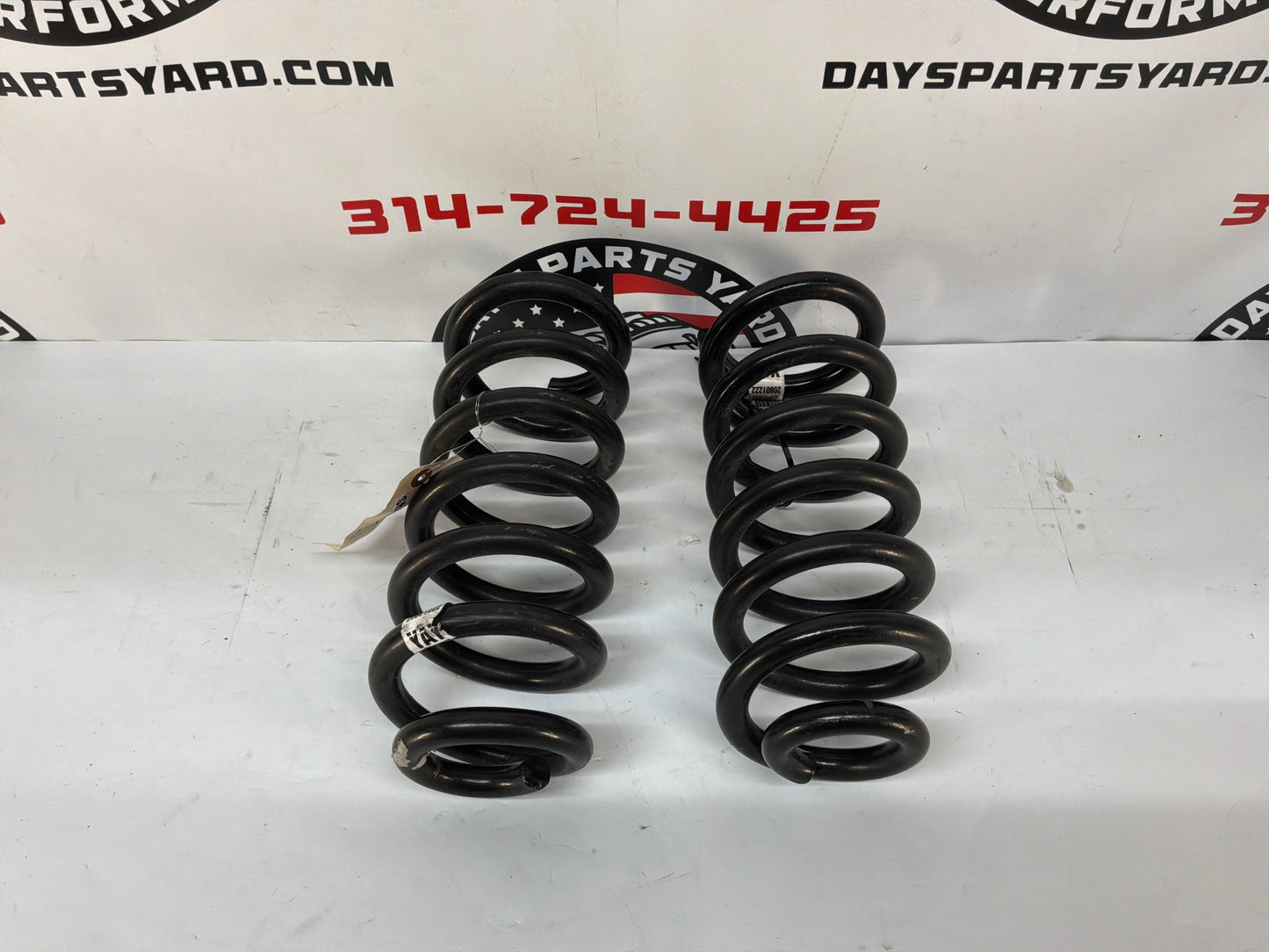 2014 Cadillac CTS-V Sedan RH & LH Rear Suspension Coil Springs OEM