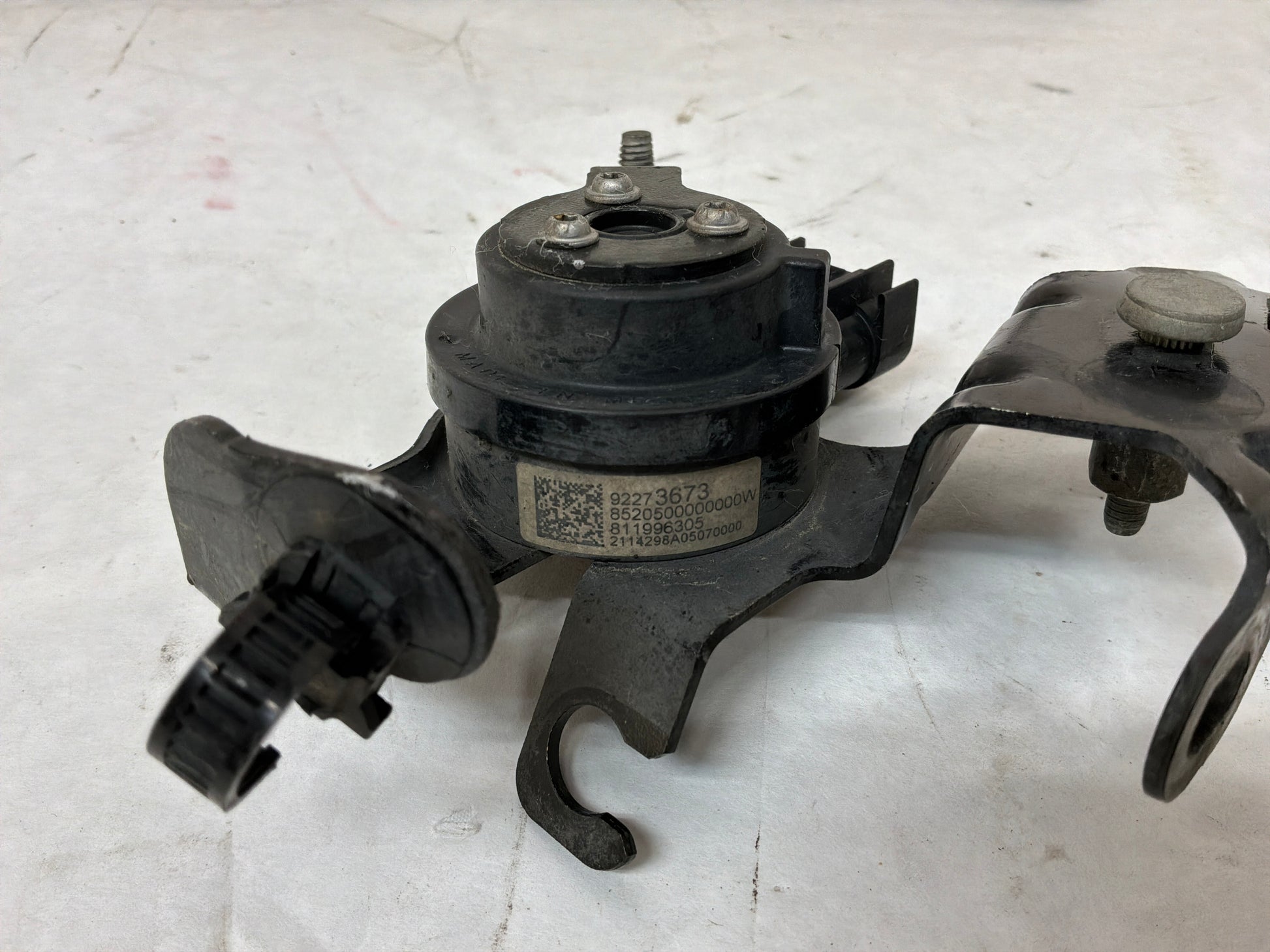 2015 Chevy SS Sedan RH & LH Rear Ride Height Suspension Sensor OEM - Day's Parts Yard