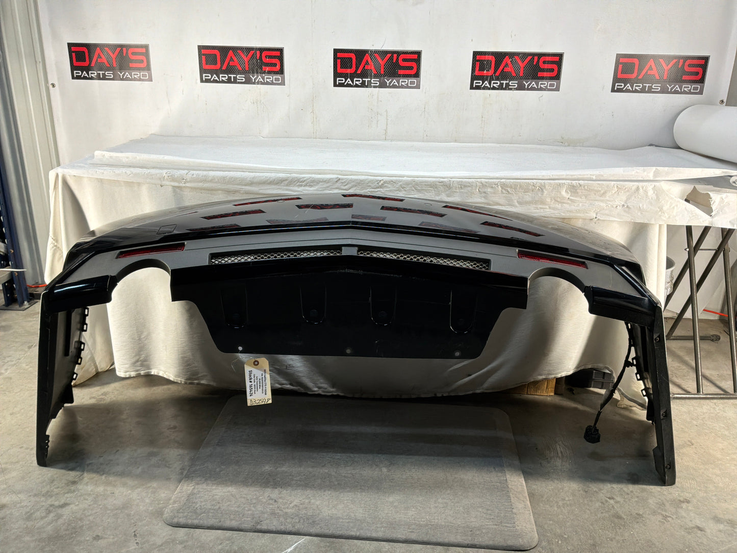 Rear bumper - Day's Parts Yard