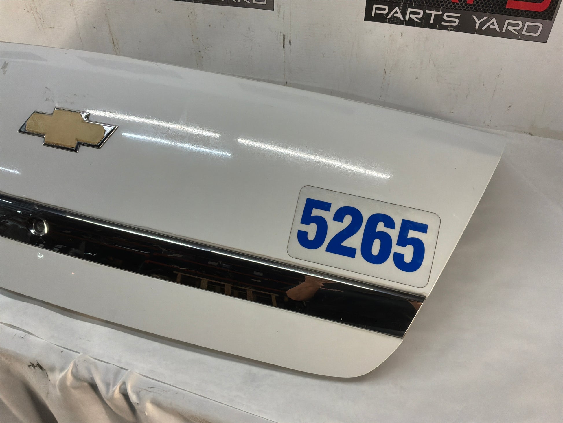 Trunk deck lid - Day's Parts Yard