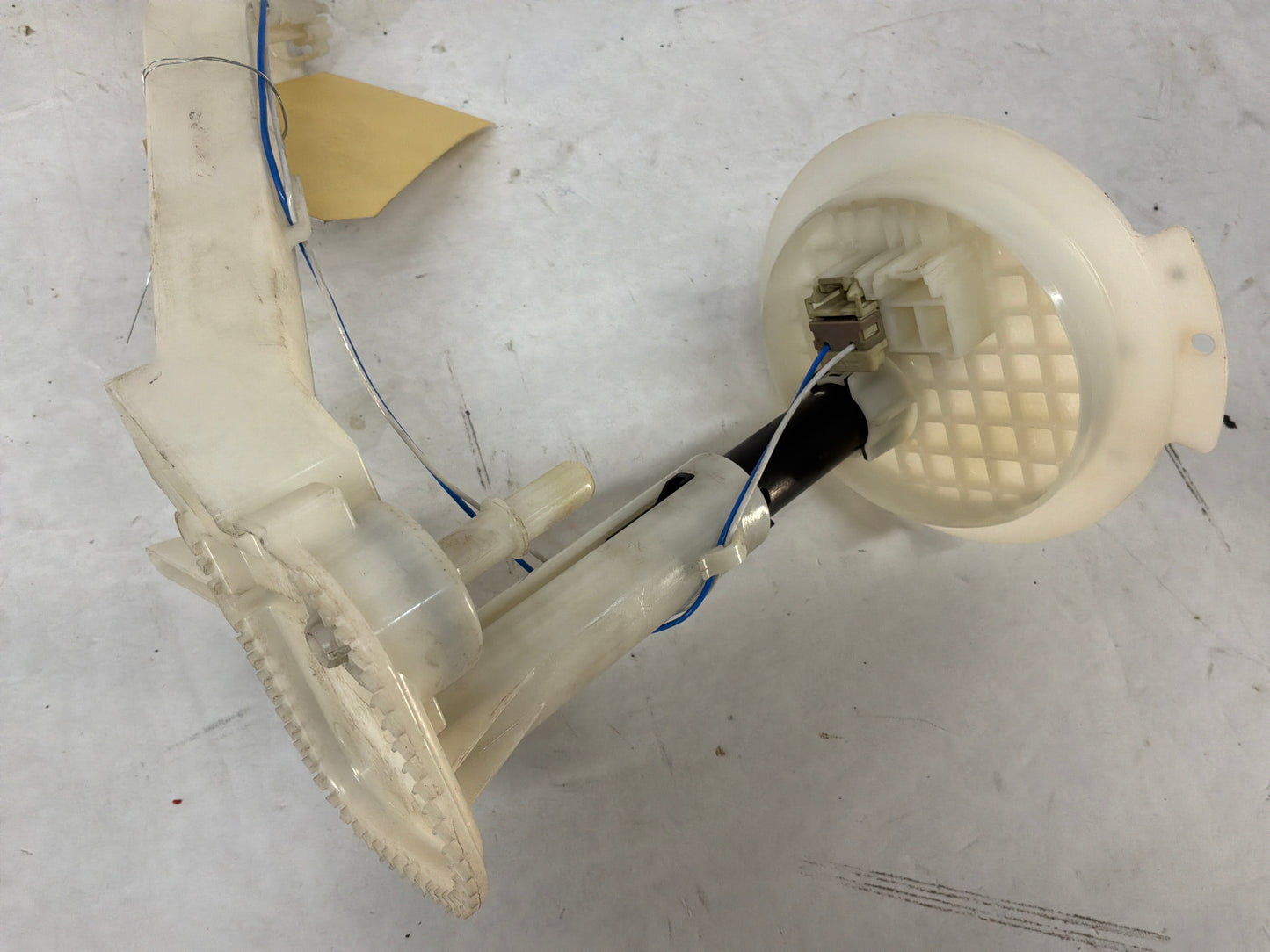2014 Chevy SS Sedan Fuel Pump and Level Sending Unit Assembly OEM