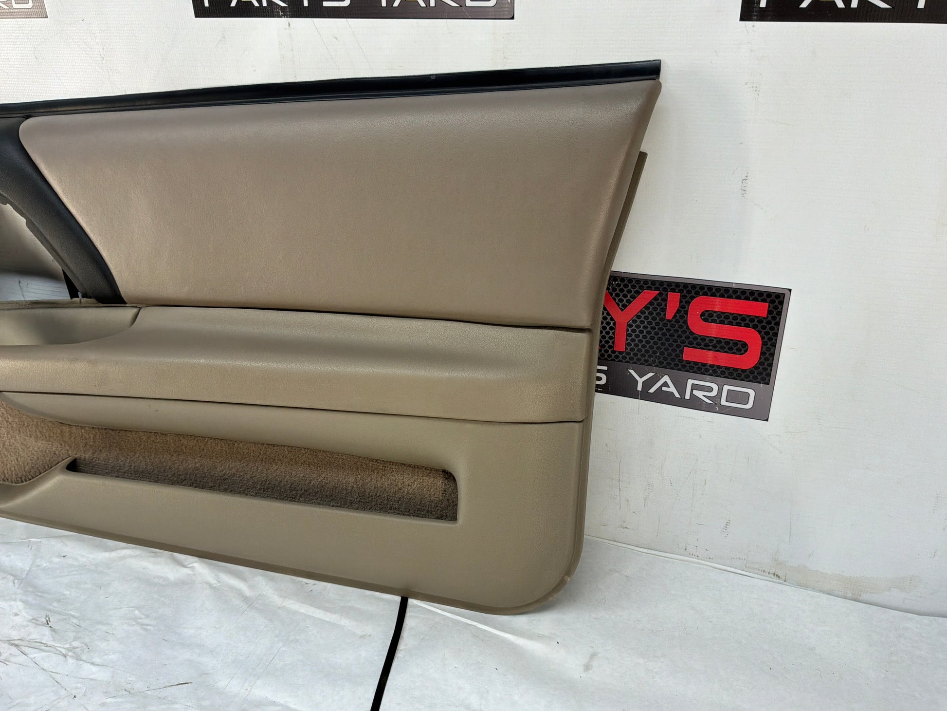 Rh front door panel - Day's Parts Yard
