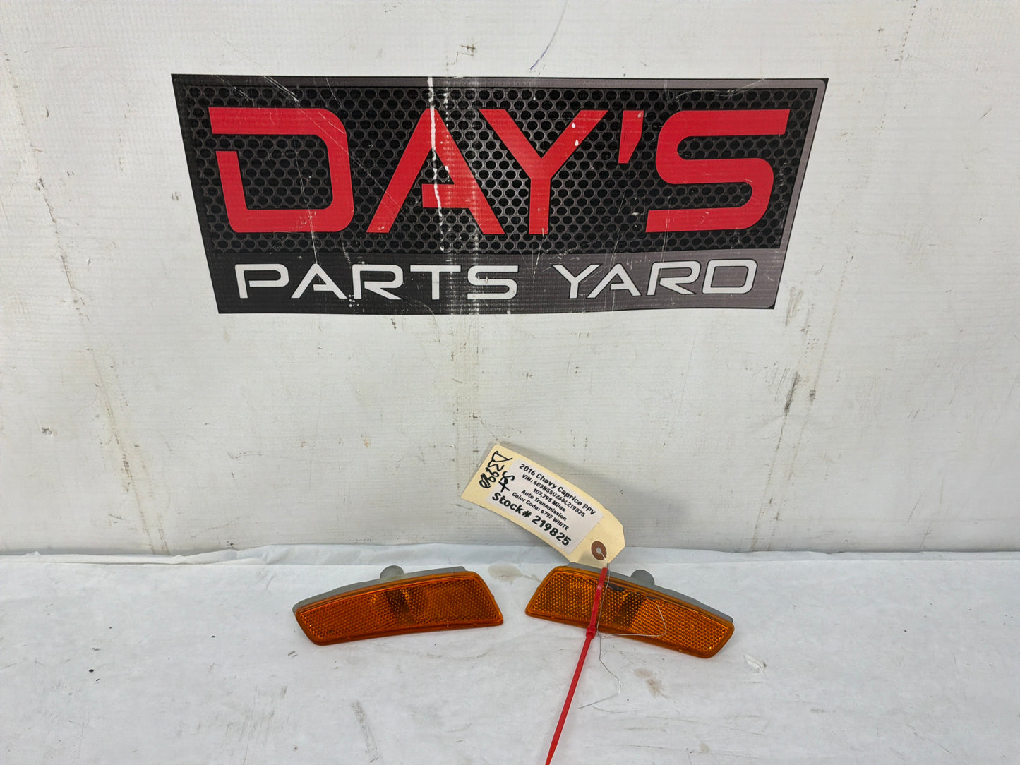 2016 Chevy Caprice PPV RH & LH Front Bumper Side Marker Lights Lamps OEM