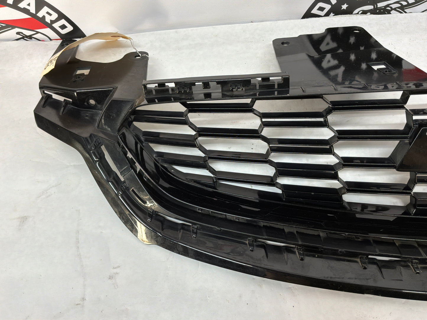 2017 Chevy SS Sedan Front Bumper Upper Grille OEM