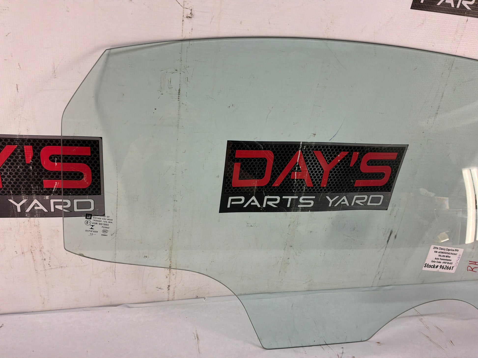 Rh rear window glass - Day's Parts Yard