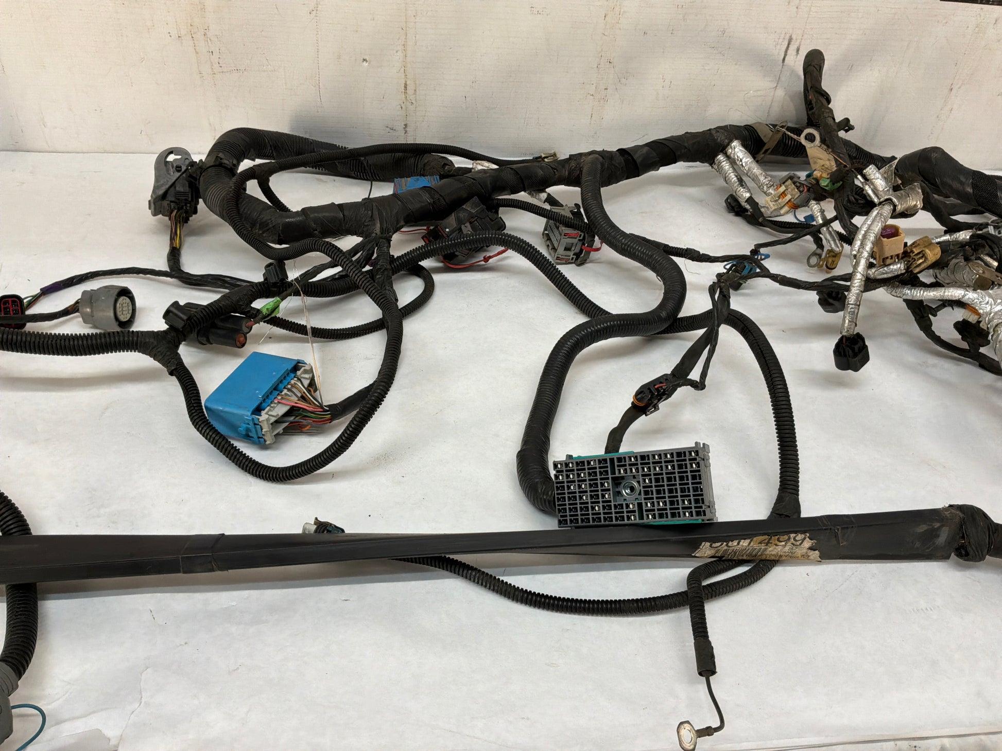 Engine wire harness - Day's Parts Yard