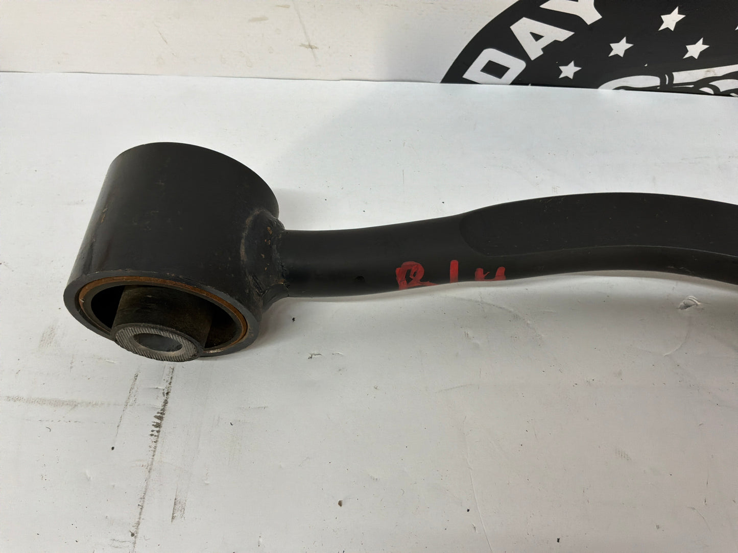2014 Cadillac CTS-V Sedan RH Passenger Rear Suspension Lower Control Trailing Arm OEM