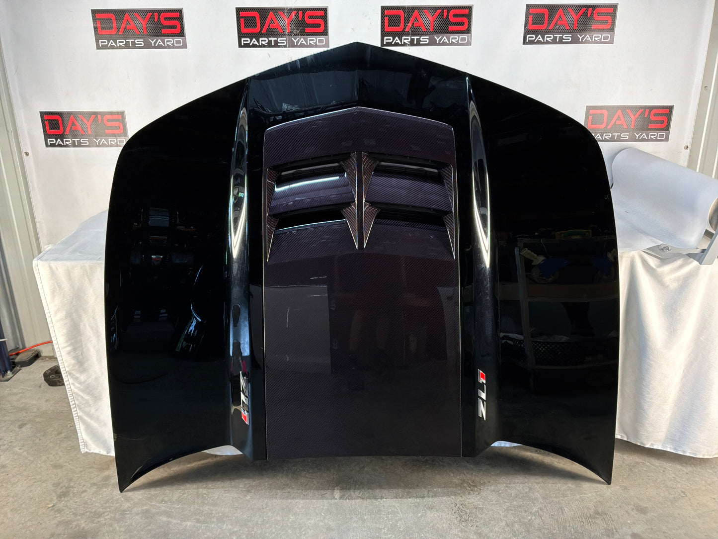 2014 Chevy Camaro ZL1 Hood w/ Carbon Fiber Scoop Vent Insert Black OEM