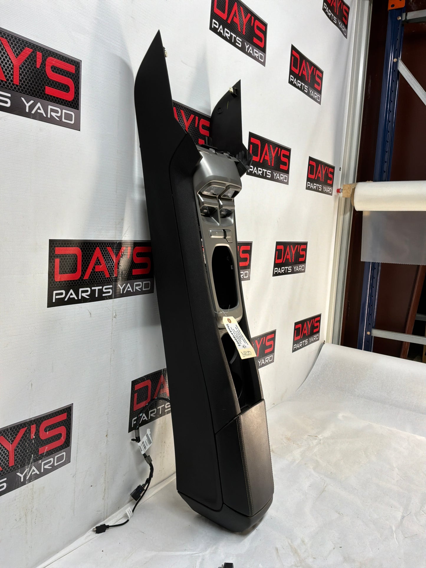 2013 Chevy Camaro SS Complete Center Console w/ Automatic Gear Selector Shifter OEM