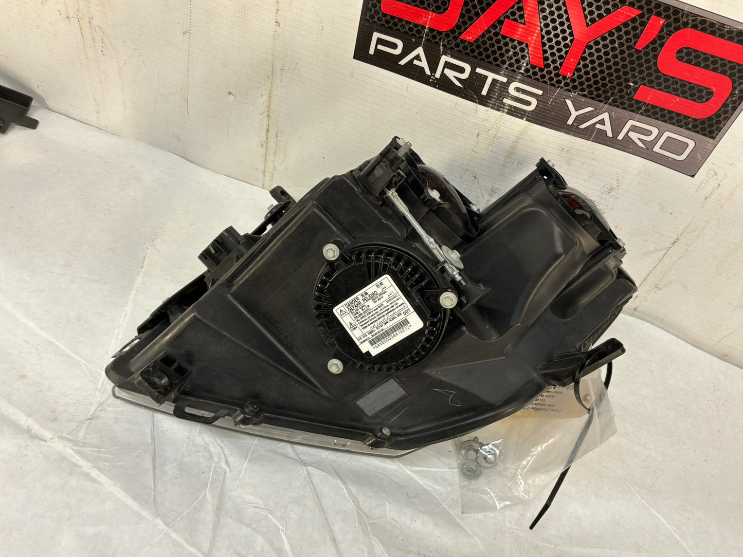 Headlight - Day's Parts Yard