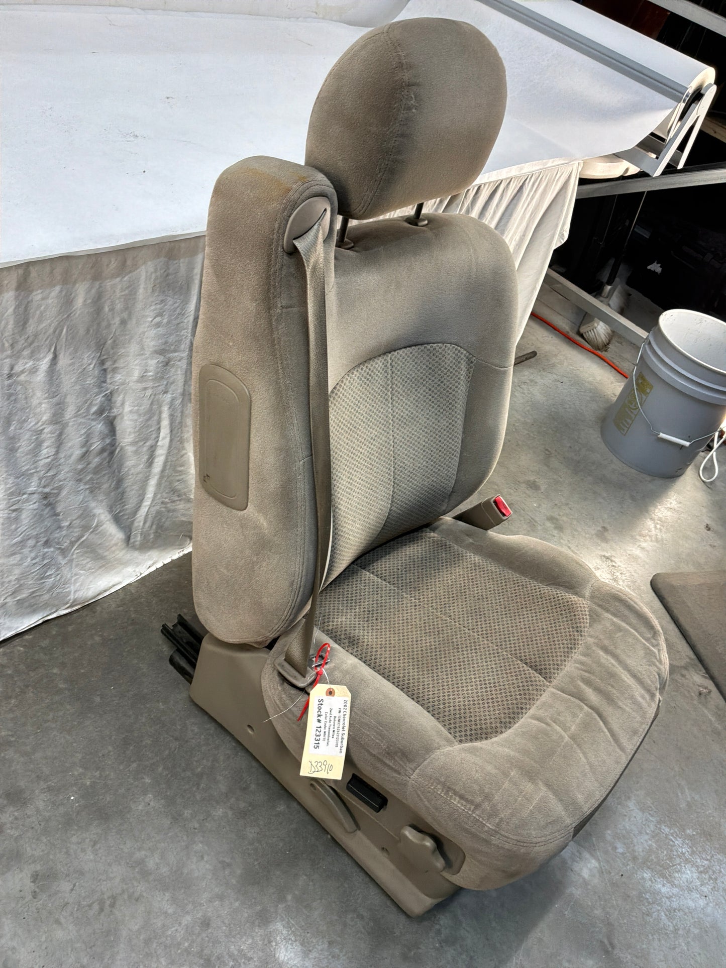 Front seats - Day's Parts Yard