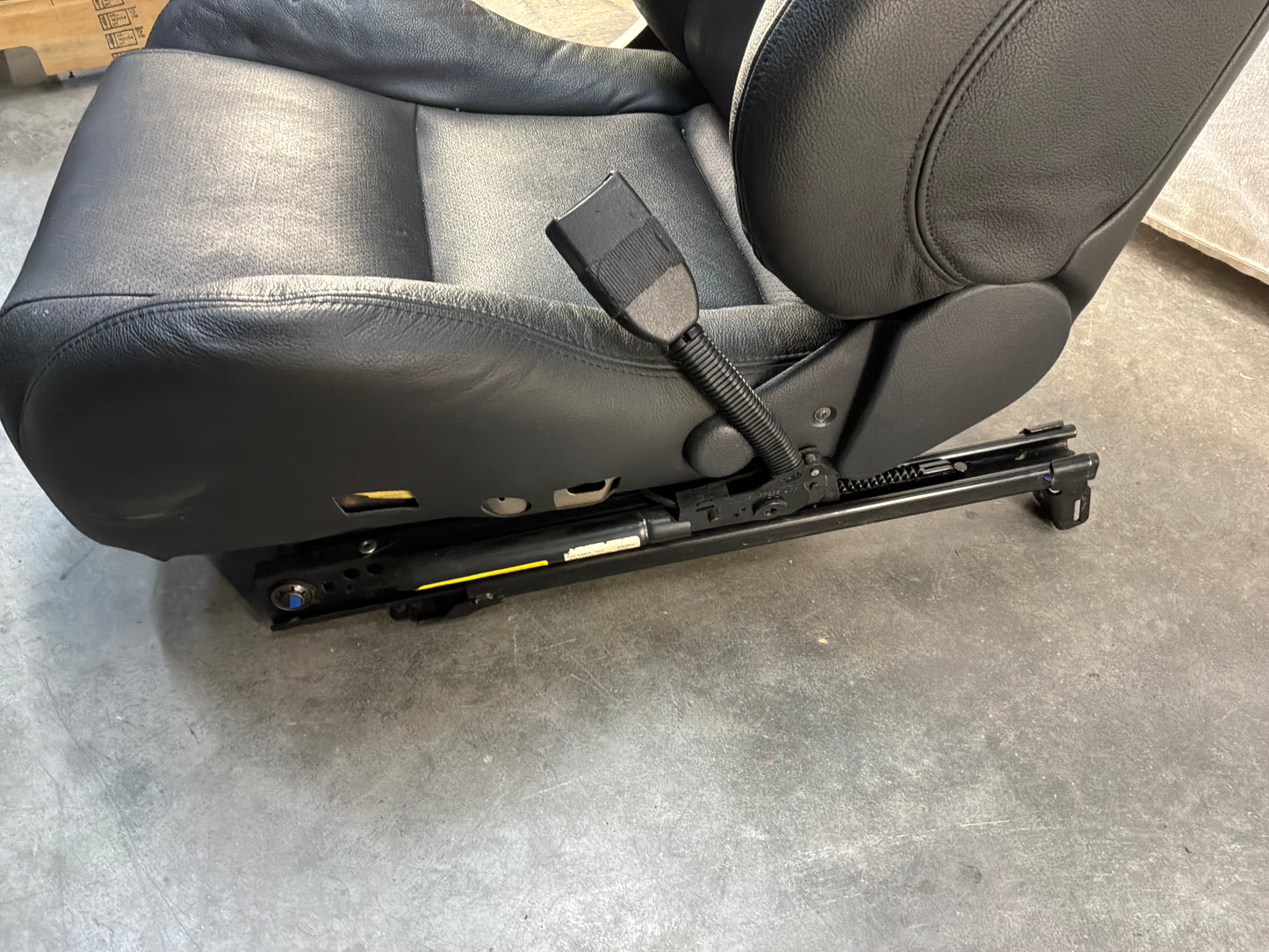 2005 Pontiac GTO Black Leather Front and Rear Seats Set OEM