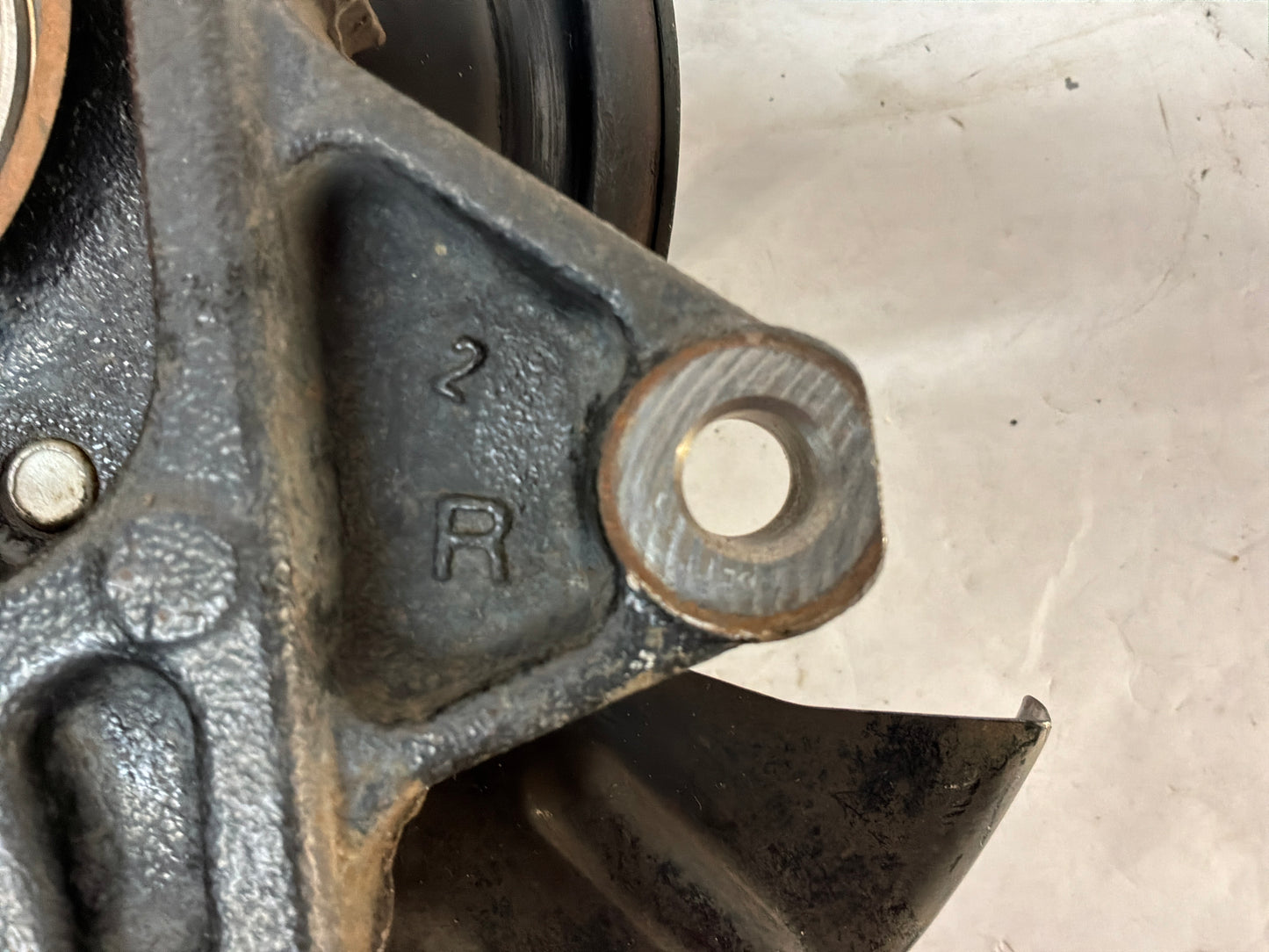 2008 Pontiac G8 RH Passenger Rear Suspension Spindle Hub Knuckle Wheel Bearing OEM