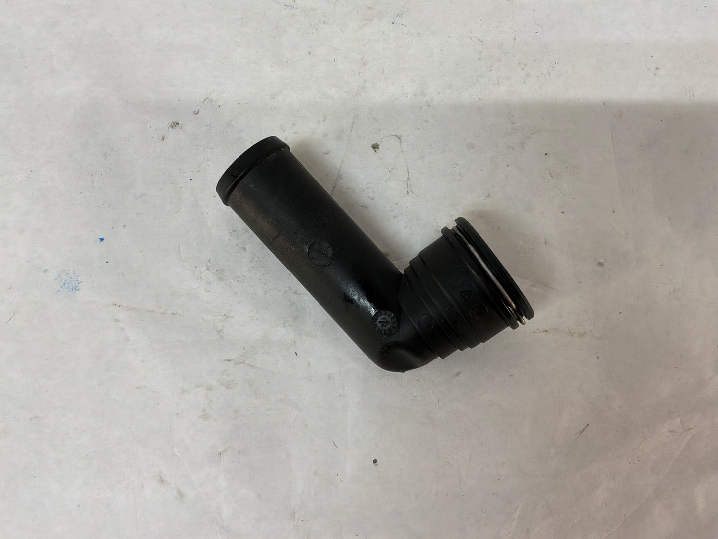 2015 Chevy SS Sedan Lower Radiator Coolant Hose Elbow Outlet Pipe OEM