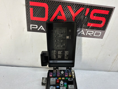 Fuse box - Day's Parts Yard