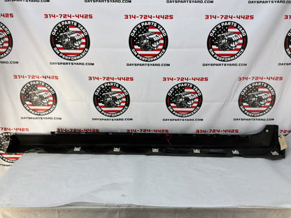 2017 Chevy SS Sedan RH Passenger Rocker Molding Side Skirt Panel Trim Gray OEM