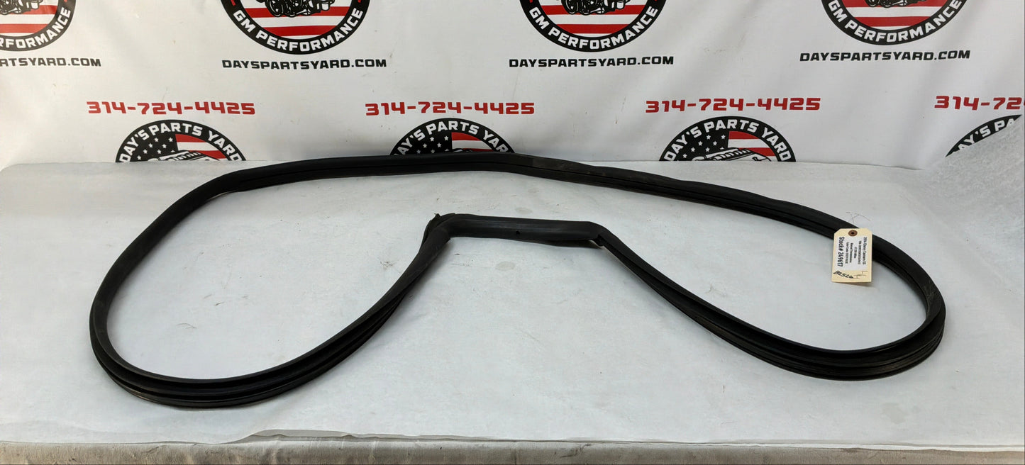 2014 Chevy Camaro SS LH Driver Door Body Weather Strip Seal OEM