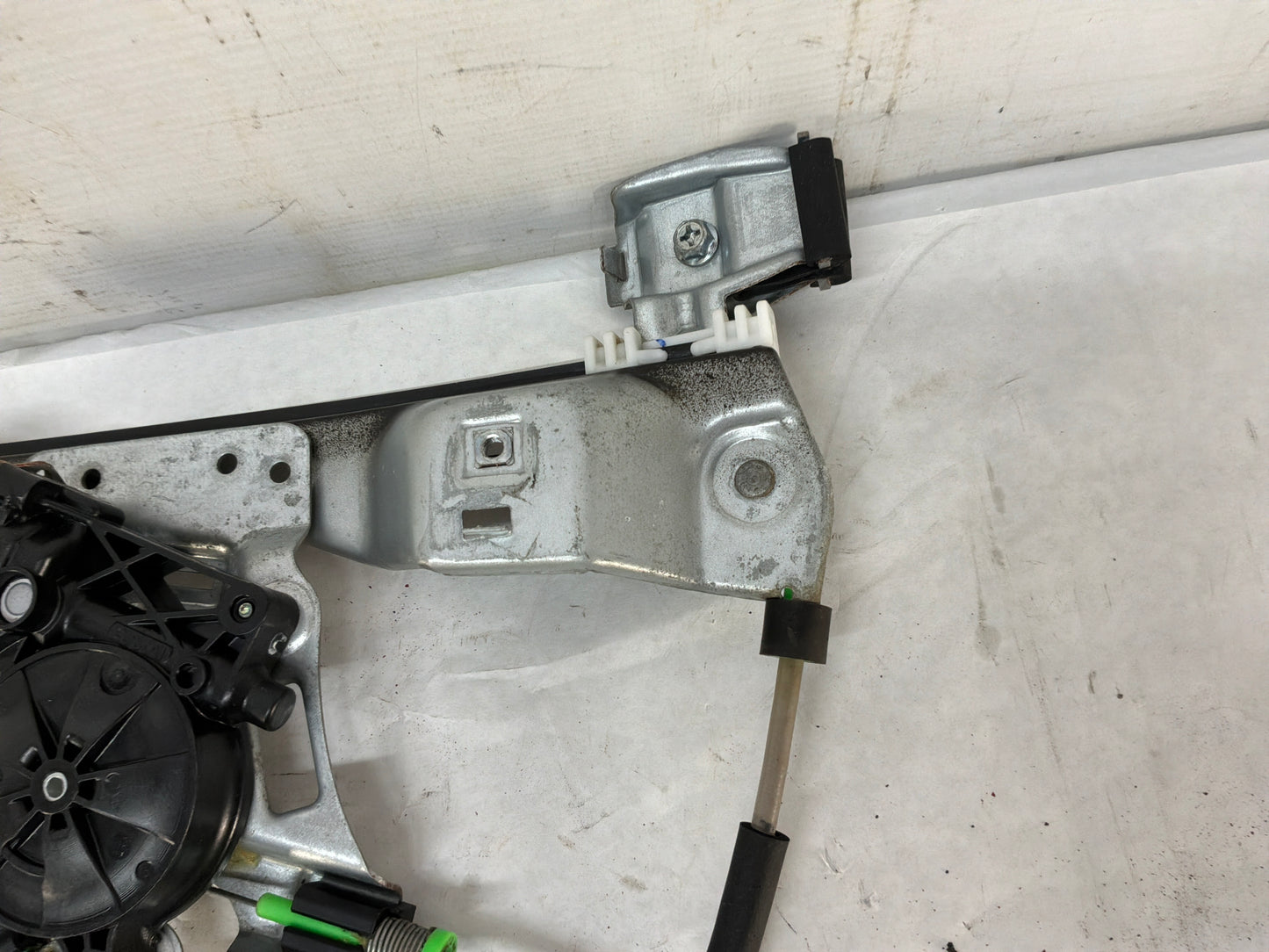 2014 Chevy Caprice PPV RH Passenger Front Window Regulator Motor OEM