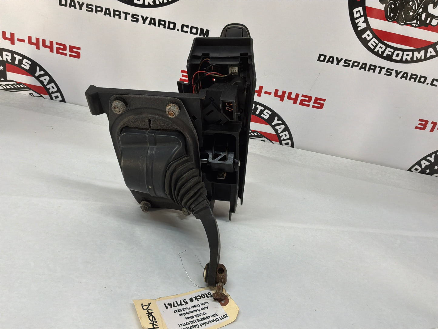 2011 Chevy Caprice PPV Automatic Transmission Shifter Gear Selector OEM