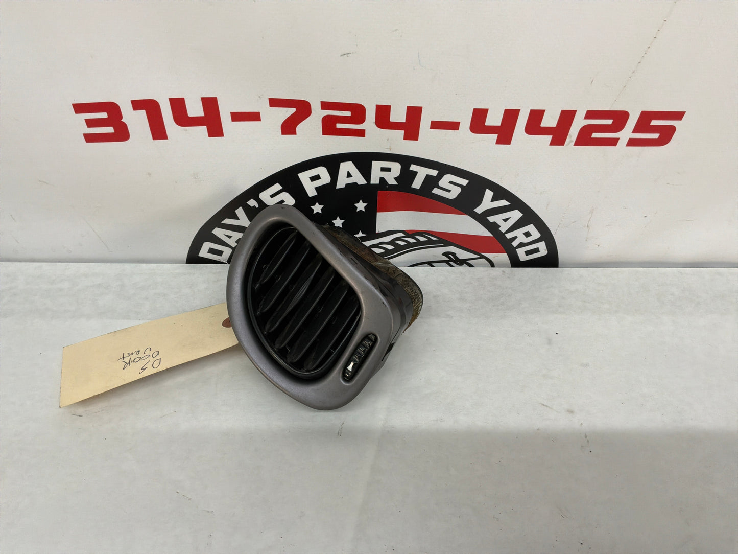 2005 Pontiac GTO LH Driver Door Panel HVAC Vent OEM