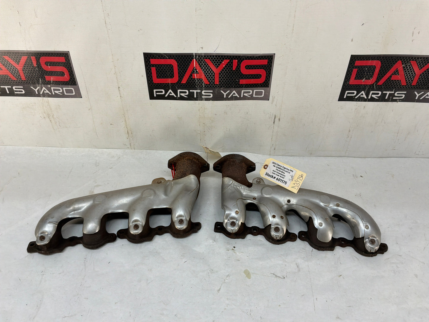 Exhaust manifold - Day's Parts Yard
