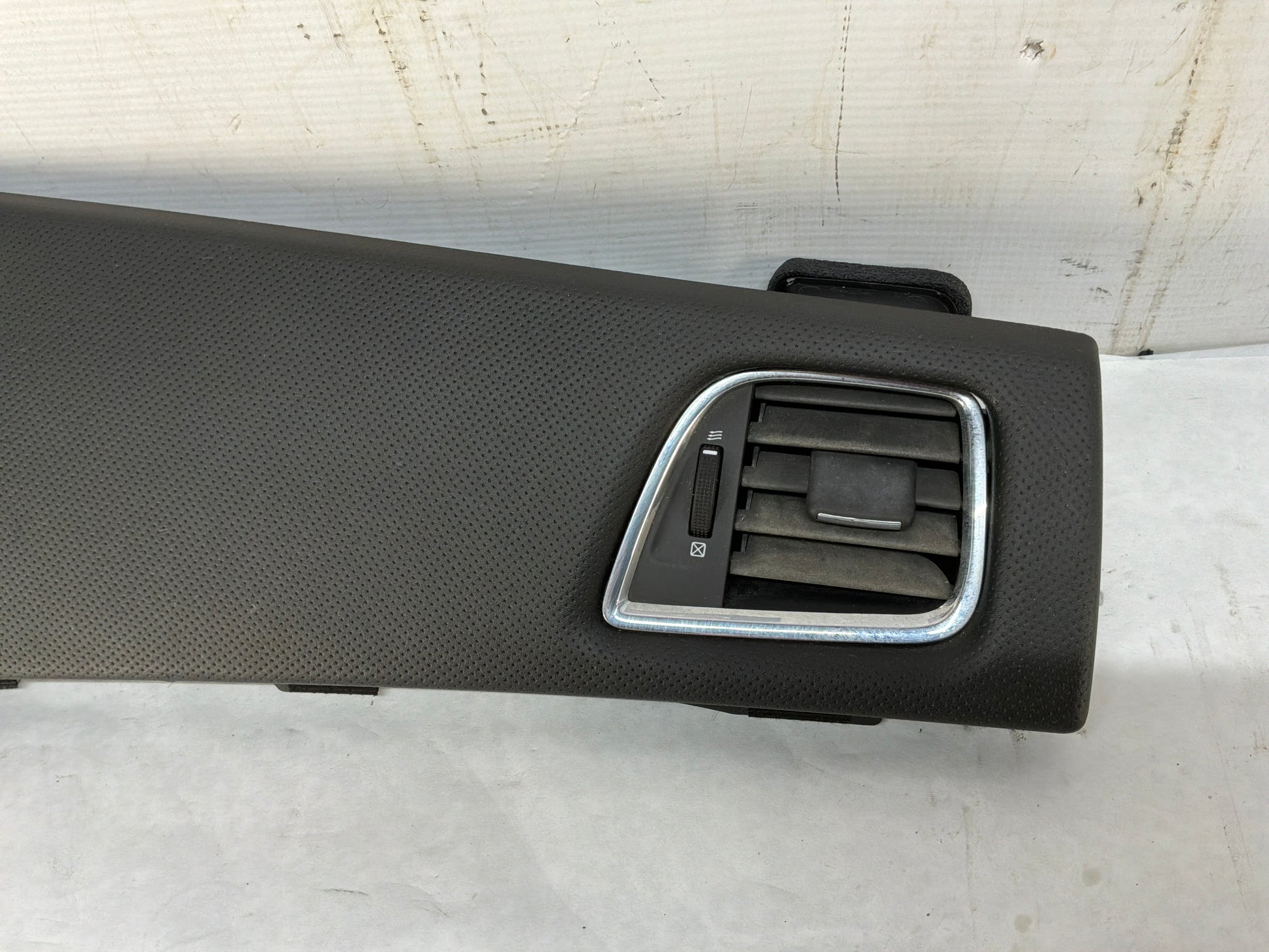 Dash vent - Day's Parts Yard