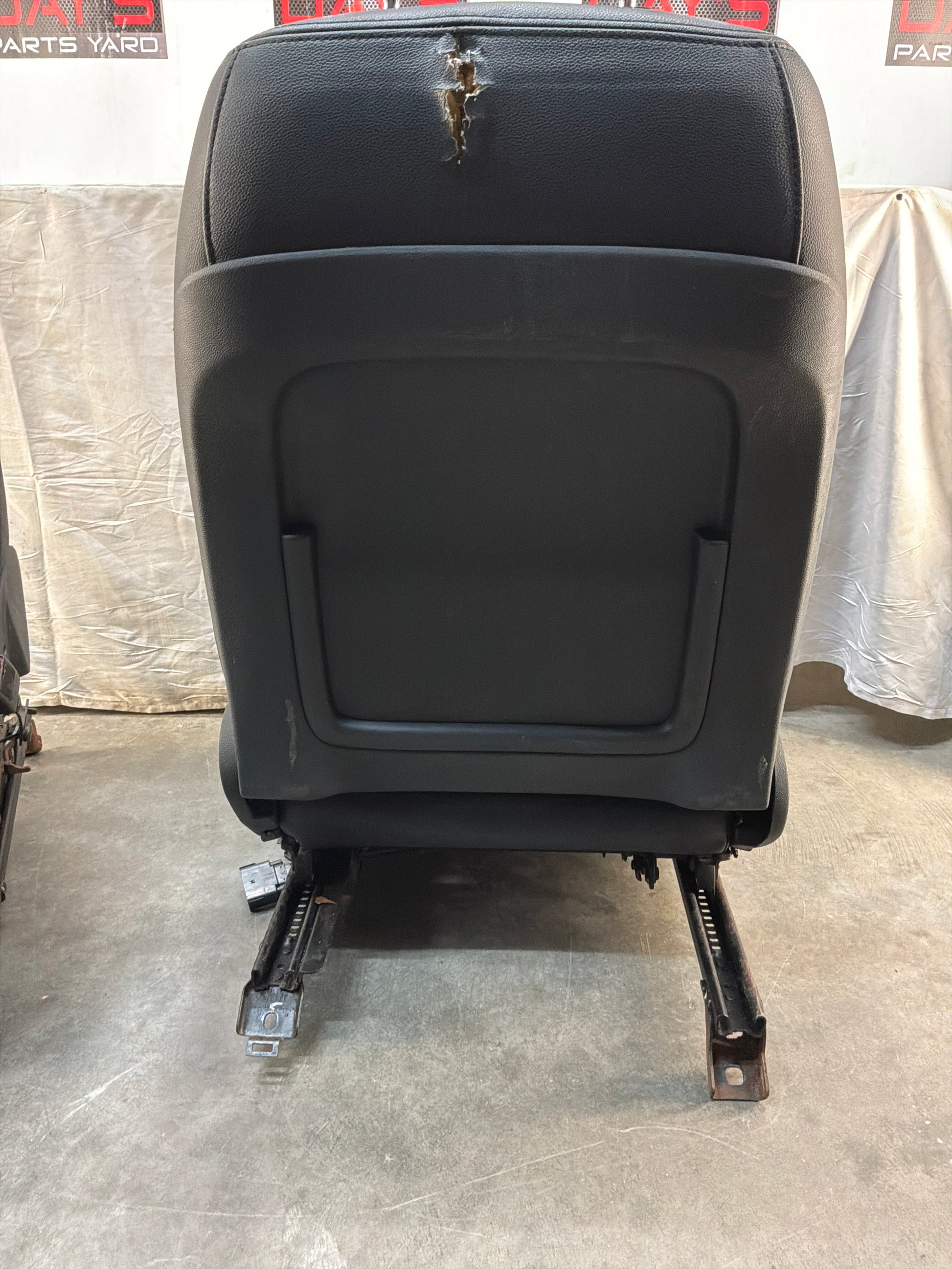 Front Seats - Day's Parts Yard
