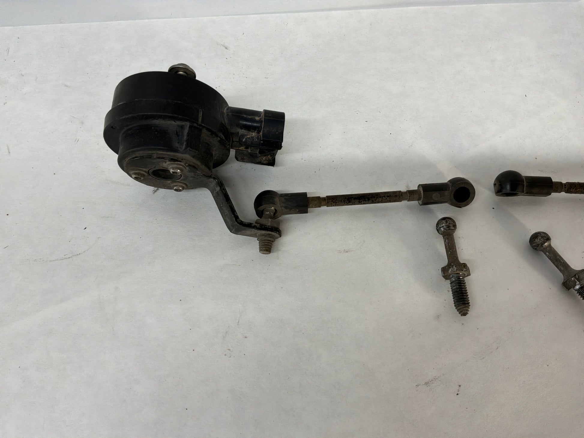 Rh lh ride heigh sensor - Day's Parts Yard