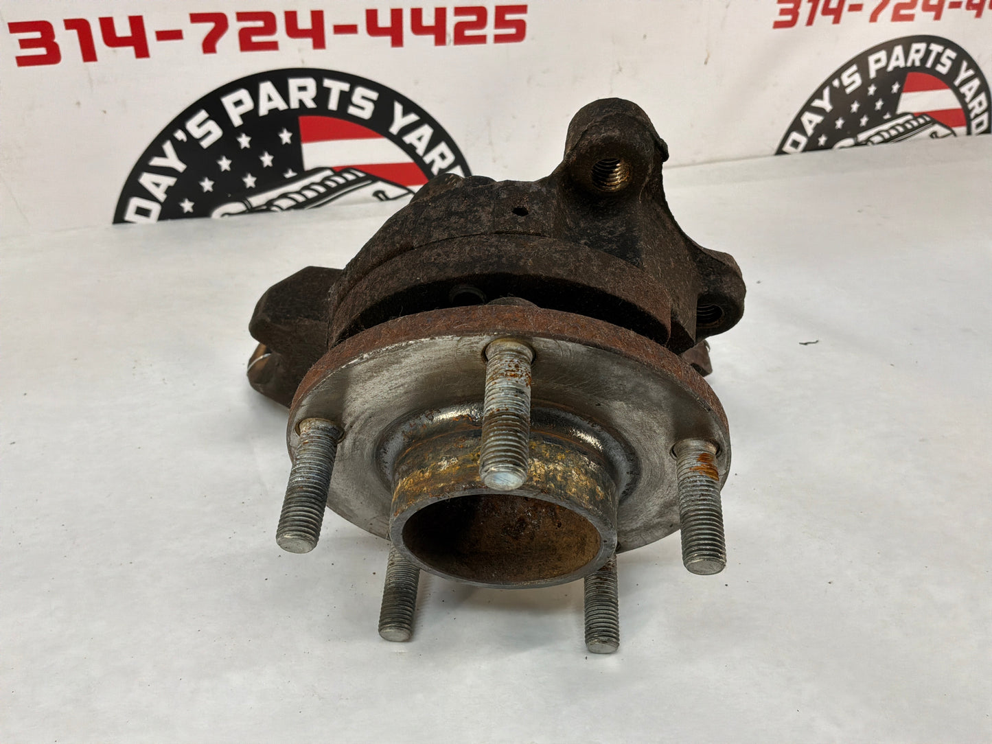 2005 Pontiac GTO LH Driver Front Suspension Spindle Hub Knuckle Assembly OEM