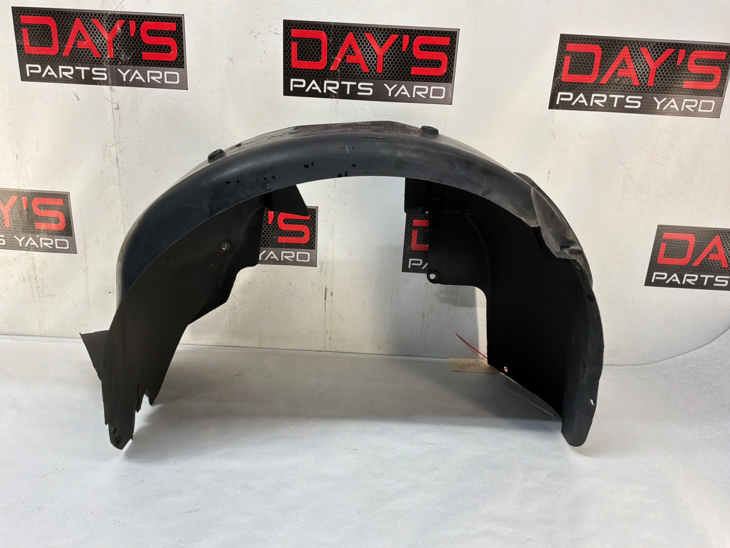 Front rh wheel liner - Day's Parts Yard