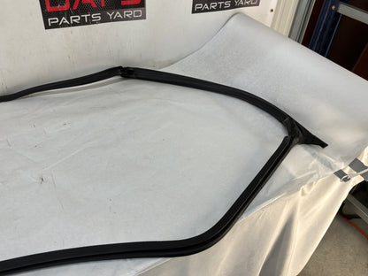 Lh door seal - Day's Parts Yard
