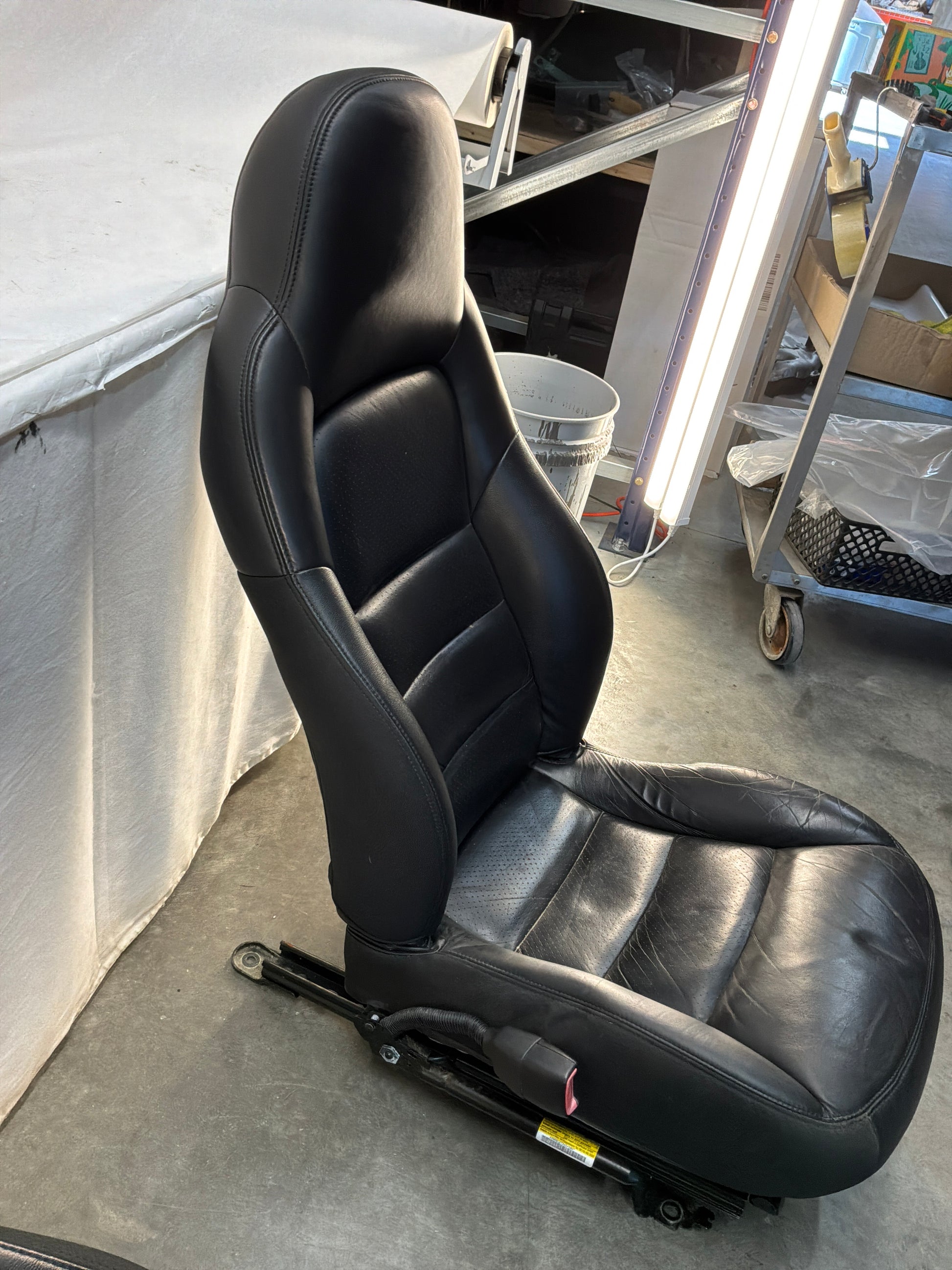 Front seats - Day's Parts Yard