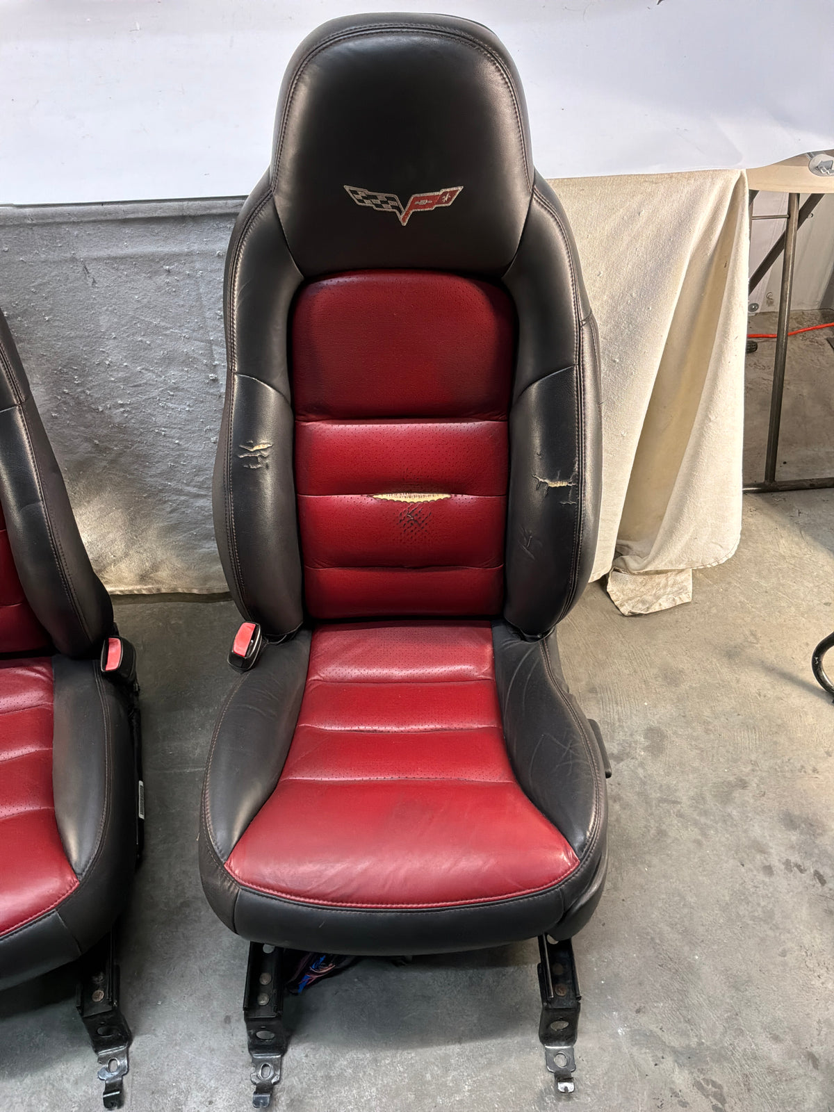 2007 Chevy C6 Corvette Convertible Seats RH & LH Front Seats OEM Red & Black