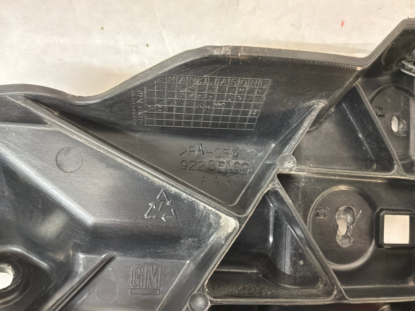2017 Chevy SS Sedan RH Passenger Fender Fascia Bumper Bracket Guide OEM