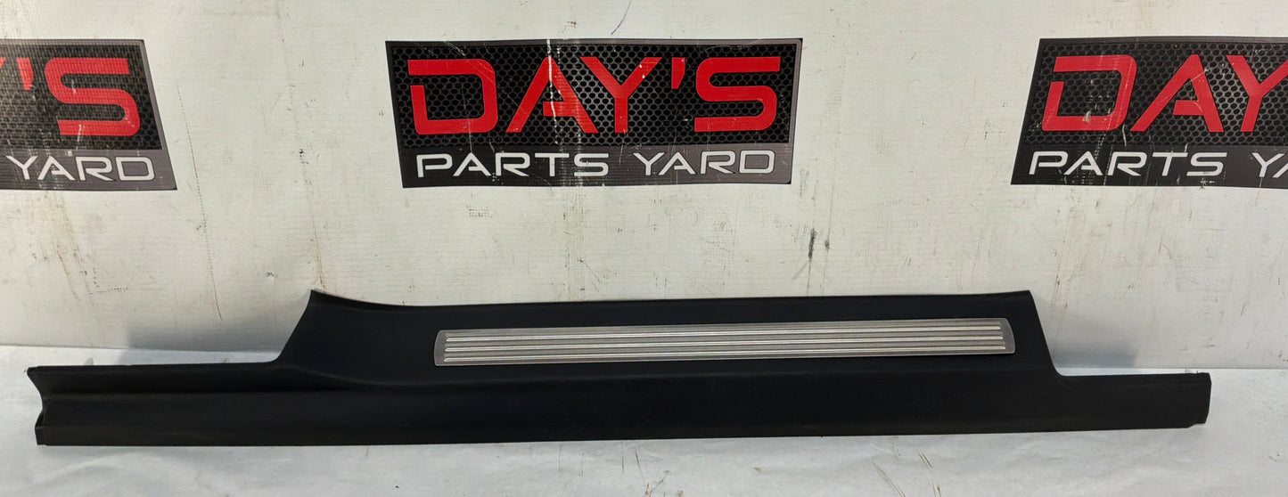 Front rh trim - Day's Parts Yard