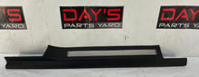 Front rh trim - Day's Parts Yard