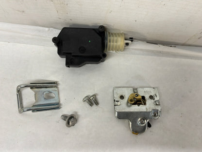 2004 Pontiac GTO Trunk Deck Lid Latch Striker Lock Actuator Linkage OEM