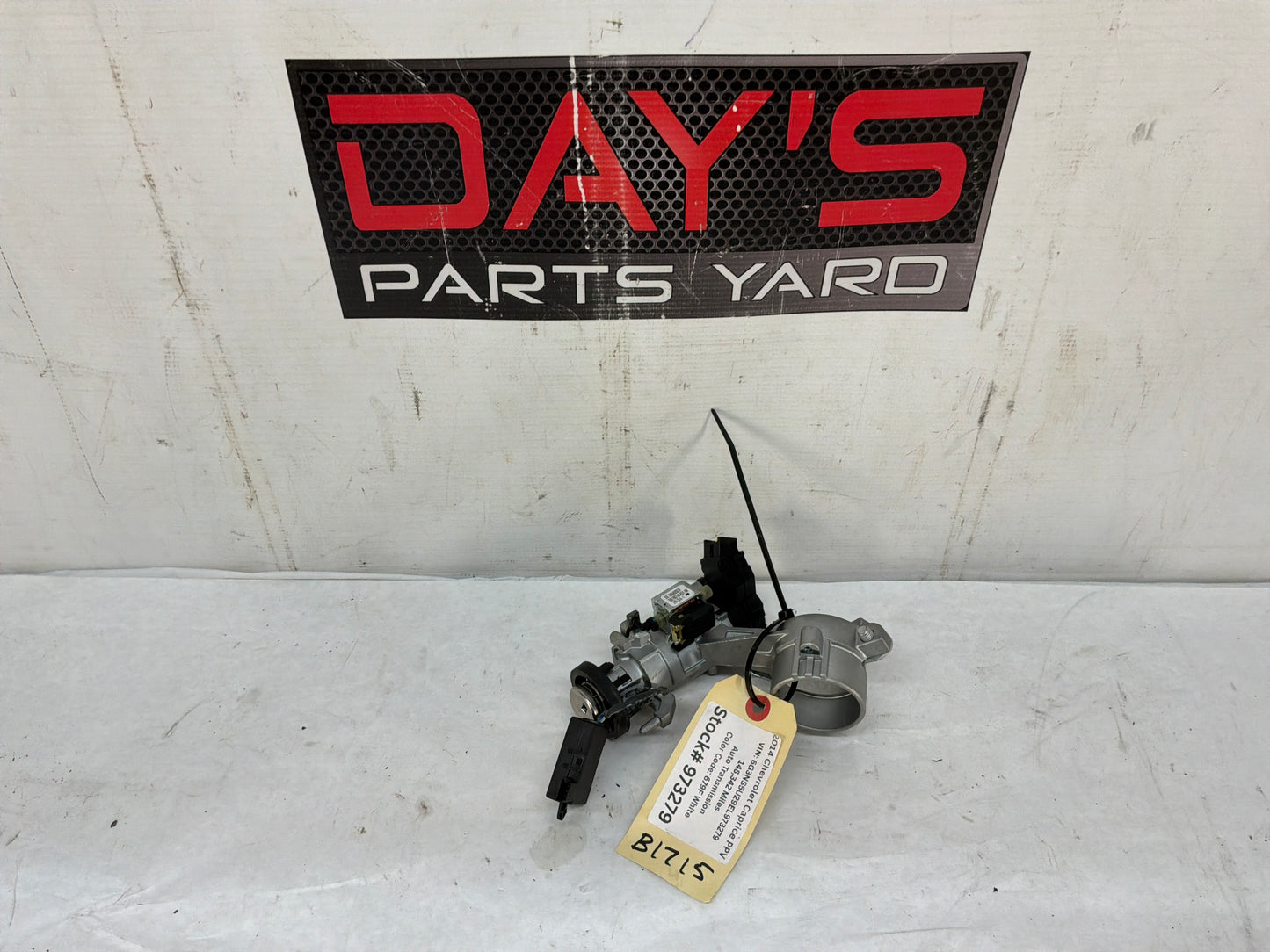 2014 Chevy Caprice PPV Ignition Switch Lock Housing Assembly w/ Key OEM