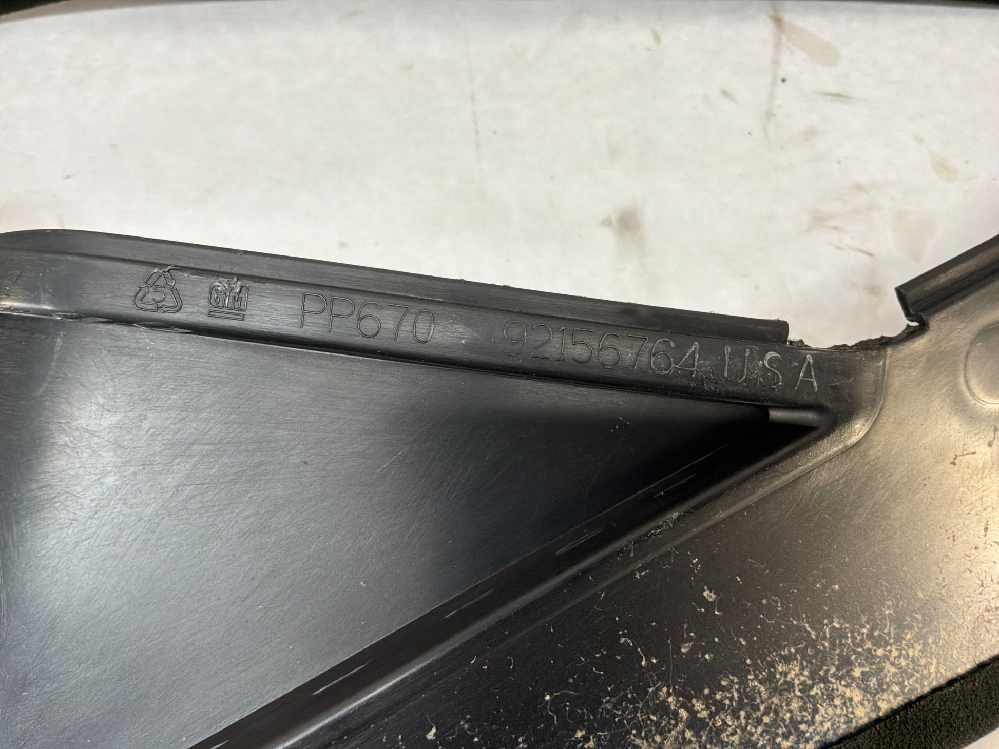 Center console trim - Day's Parts Yard