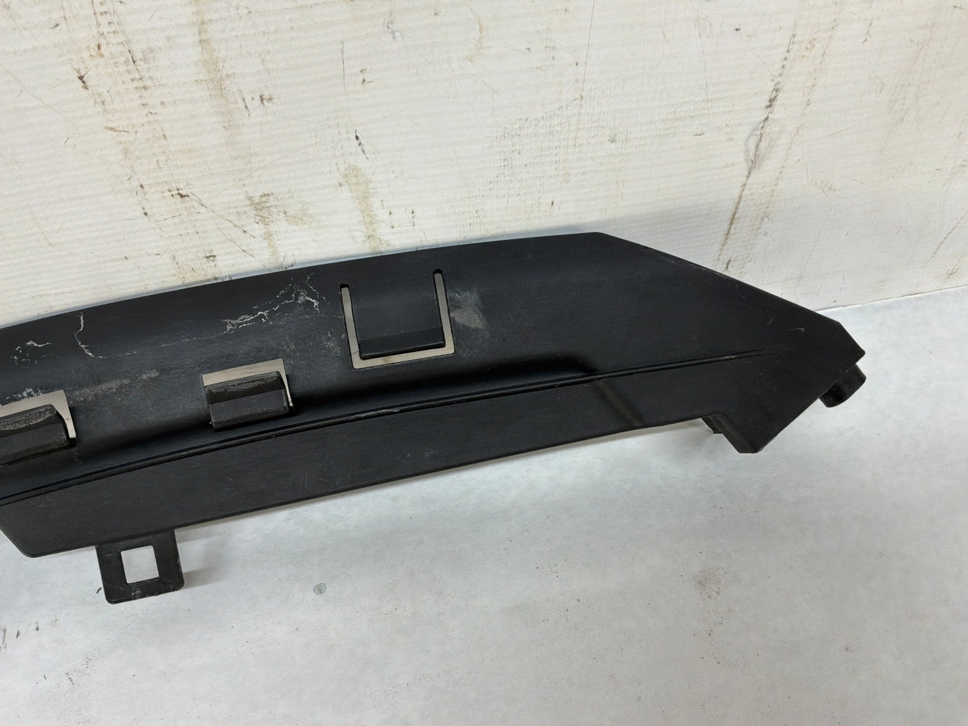 Bumper bracket - Day's Parts Yard
