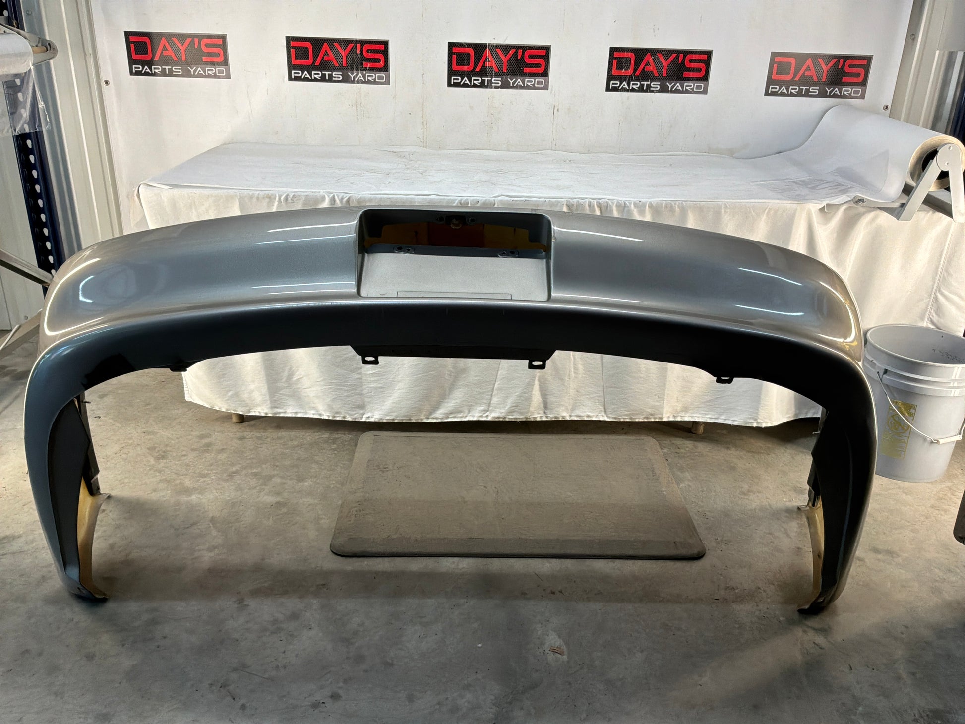 Rear bumper - Day's Parts Yard