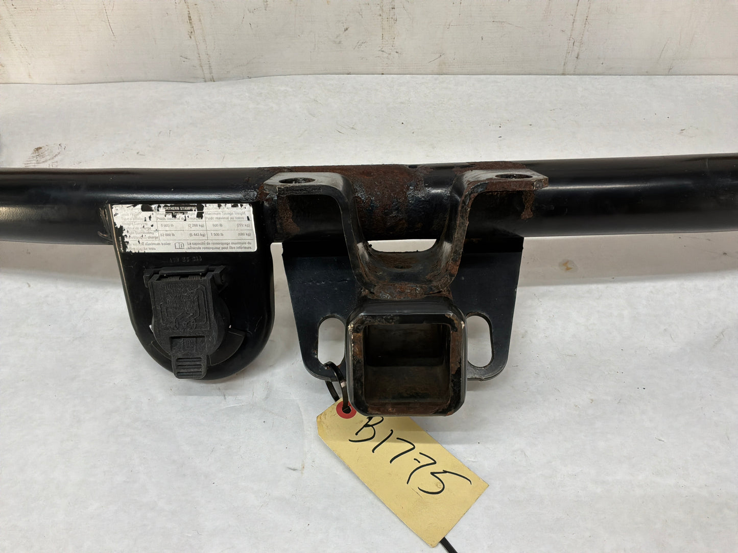 2012 Chevy Avalanche Rear Bumper Tow Trailer Hitch Receiver Bar Support OEM