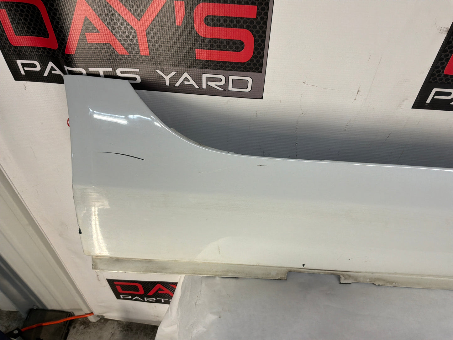 Rh rocker - Day's Parts Yard